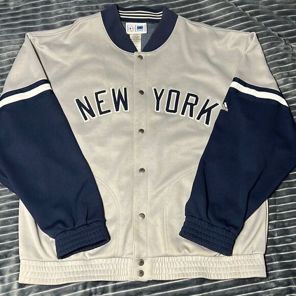 🔥⚾️ Vintage NY YANKEES ADIDAS Embroidered Snap Varsity Polyester Jacket - Sz L - Picture 1 of 16